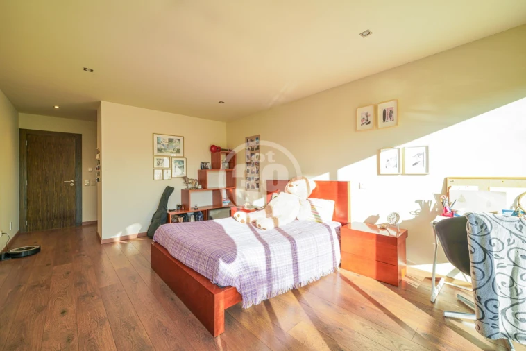 Moradia T5 para Venda em Guia Foto 32