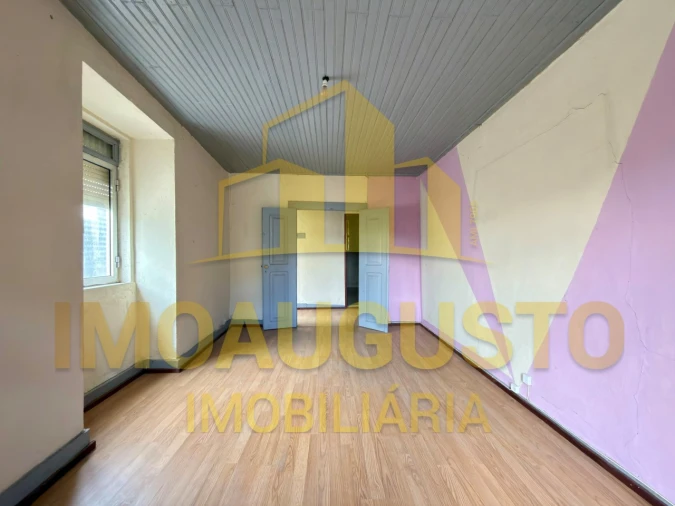 Moradia T2 para Venda em Gonçalo Foto 3