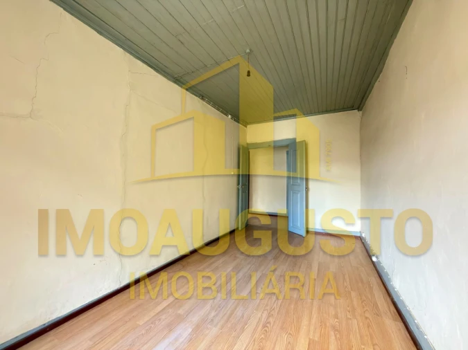 Moradia T2 para Venda em Gonçalo Foto 4