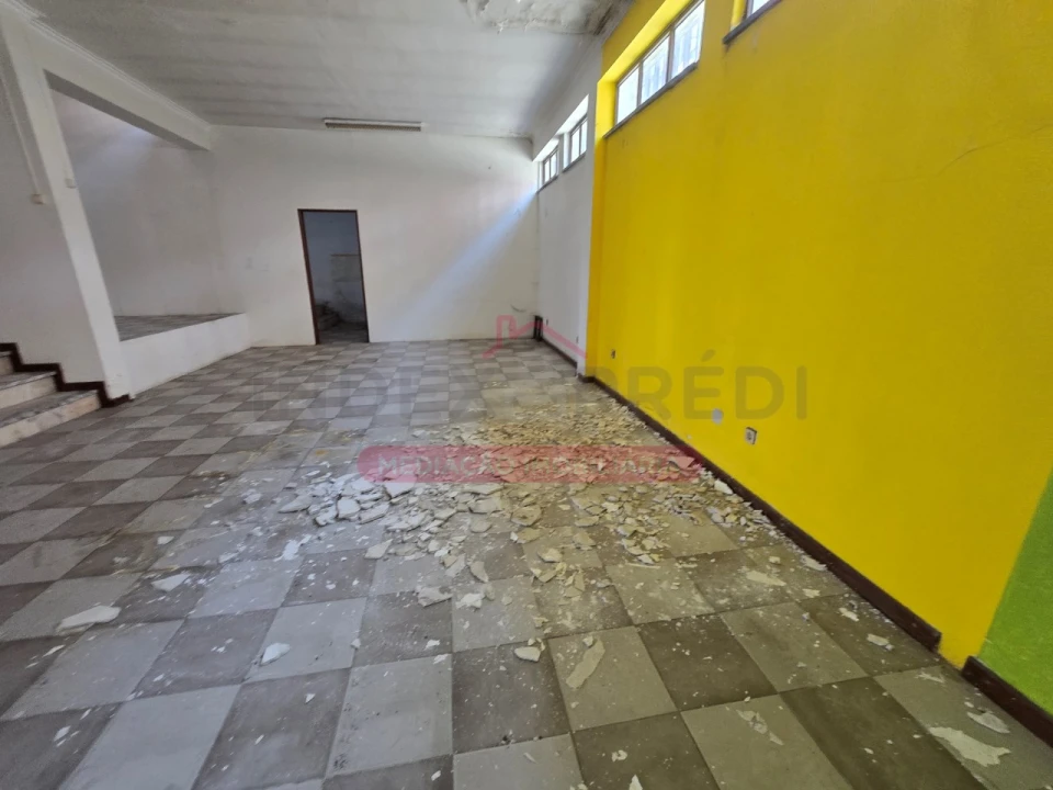 Loja para Venda em Nelas Foto 13