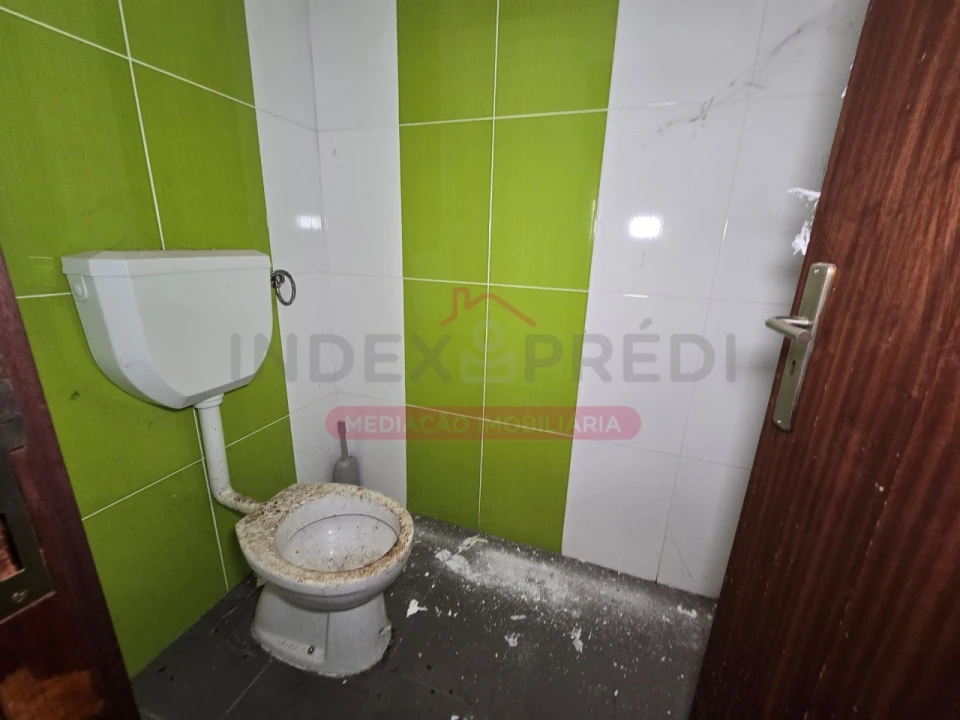 Loja para Venda em Nelas Foto 17