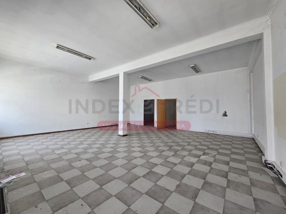 Loja para Venda em Nelas Foto 23