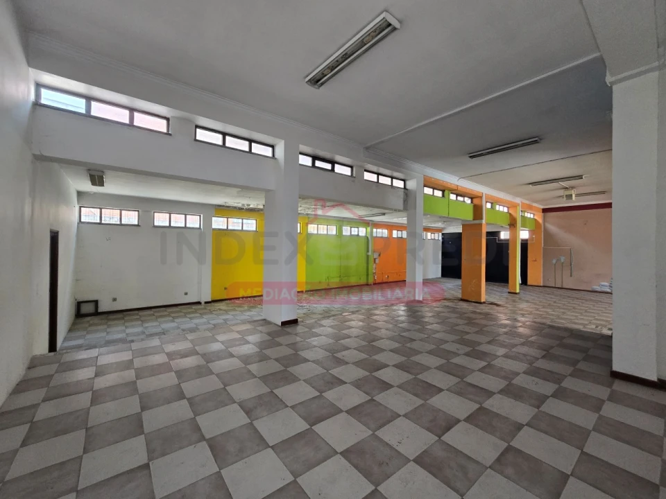 Loja para Venda em Nelas Foto 1