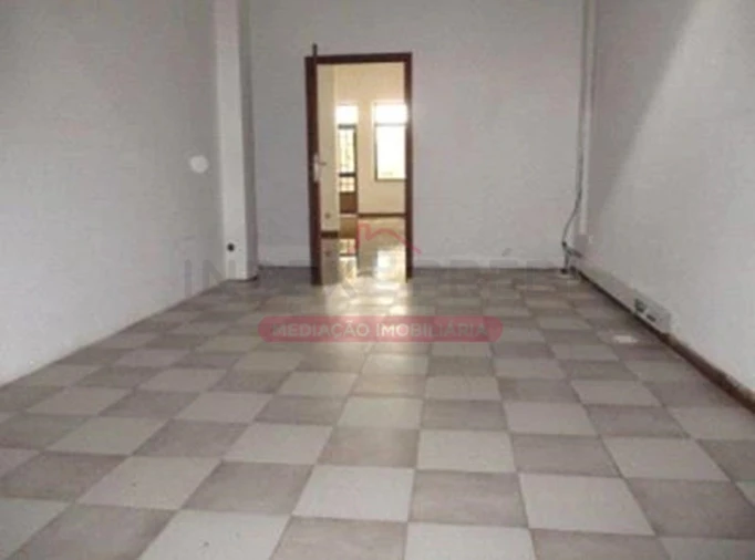 Loja para Venda em Nelas Foto 6