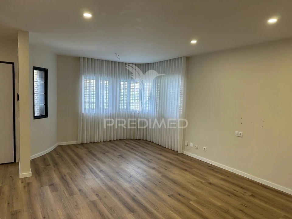 Moradia T4 para Venda em Fernao Ferro Foto 20