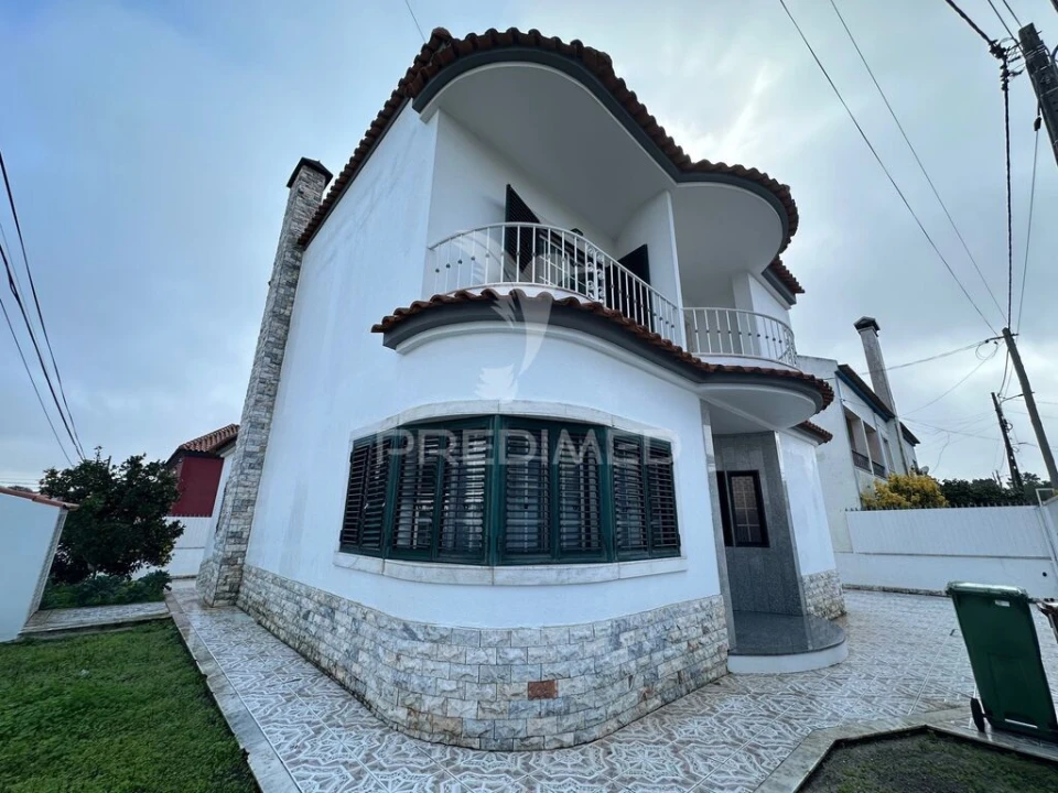 Moradia T4 para Venda em Fernao Ferro Foto 6