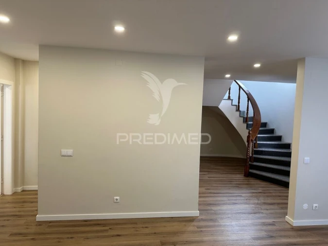 Moradia T4 para Venda em Fernao Ferro Foto 18