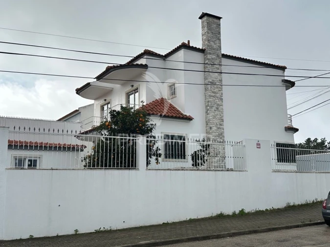 Moradia T4 para Venda em Fernao Ferro Foto 4