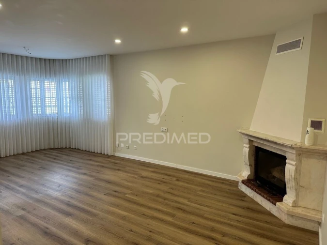 Moradia T4 para Venda em Fernao Ferro Foto 19