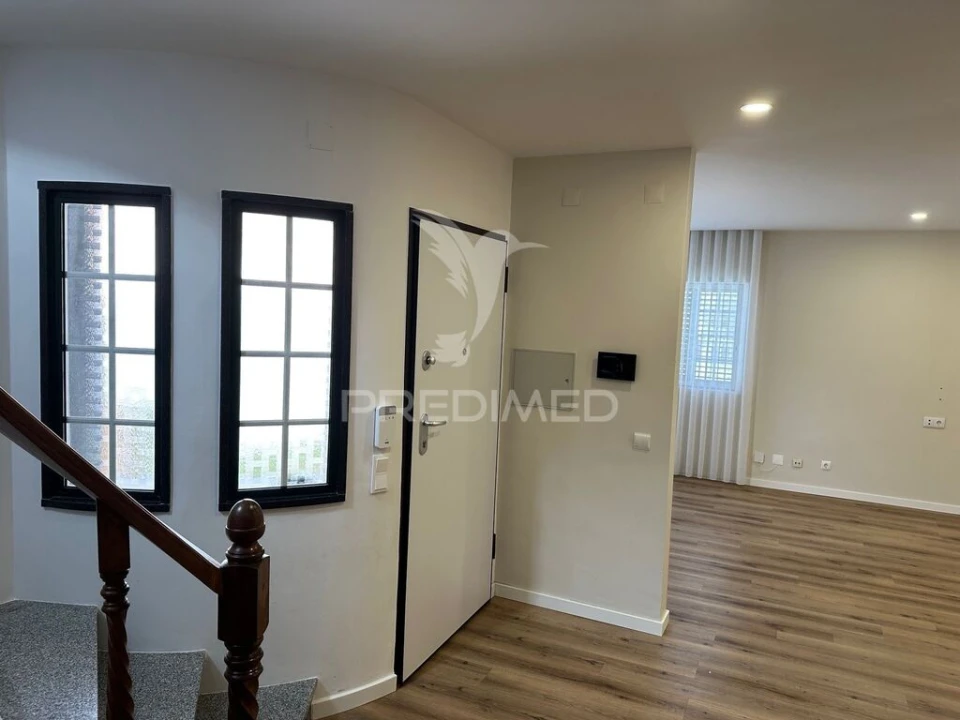 Moradia T4 para Venda em Fernao Ferro Foto 11