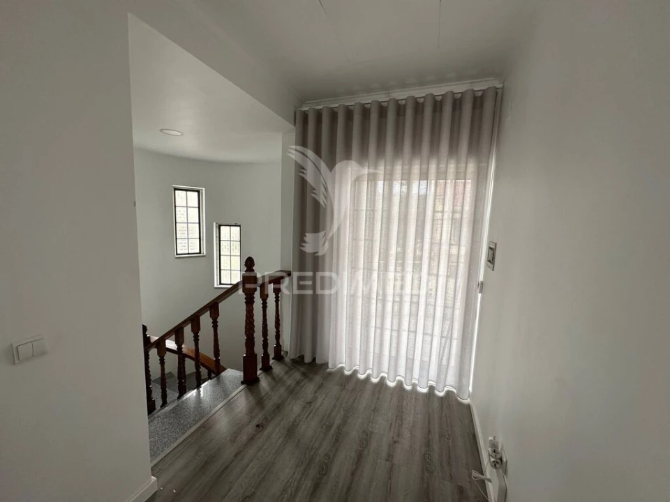 Moradia T4 para Venda em Fernao Ferro Foto 15