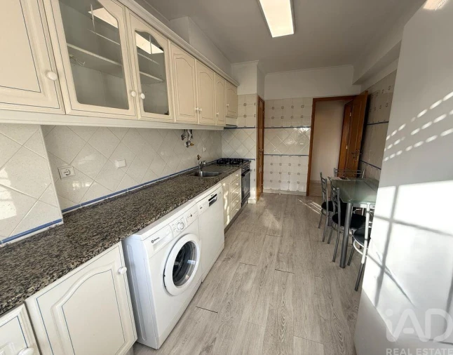 Apartamento T2 para Venda em Fernao Ferro Foto 2