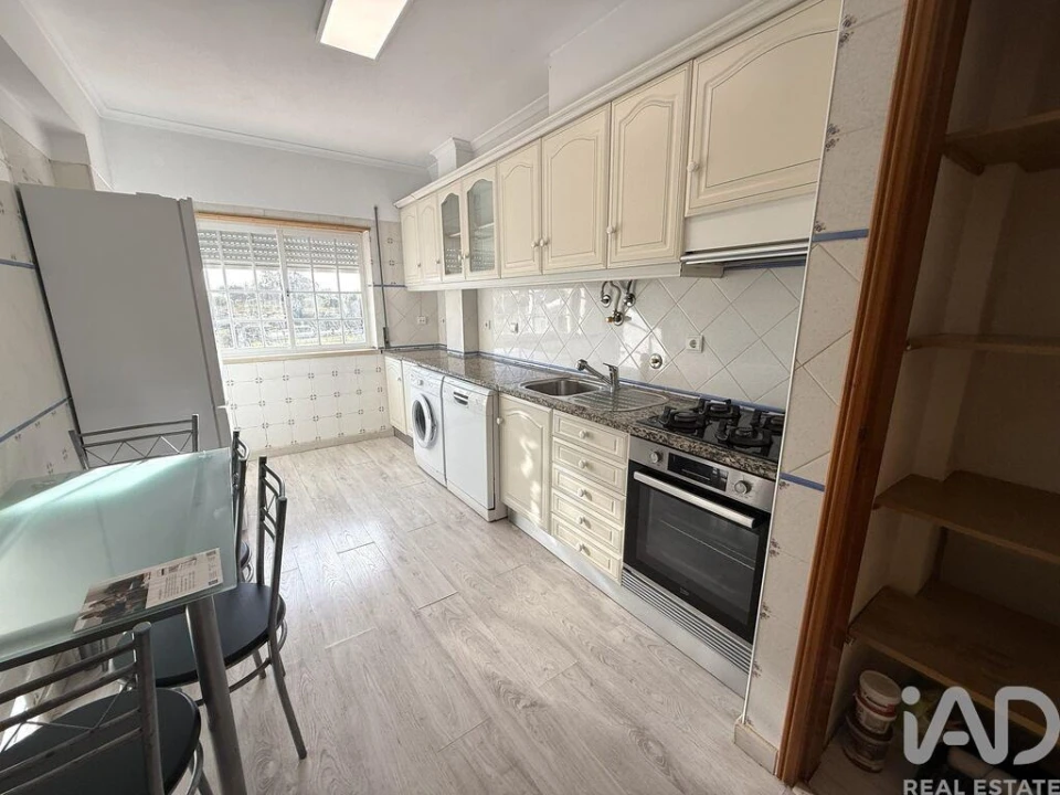 Apartamento T2 para Venda em Fernao Ferro Foto 4