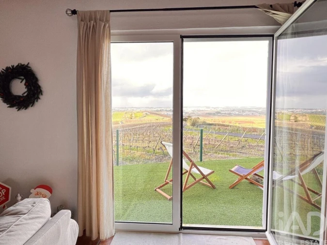 Moradia T2 para Venda em Ventosa Foto 6