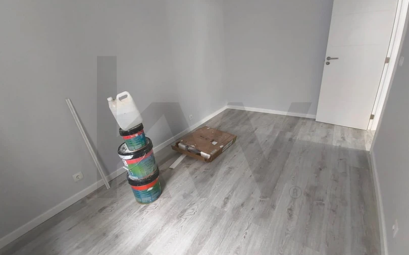 Apartamento T2 para Venda em Algés, Linda-A-Velha e Cruz Quebrada-Dafundo Foto 4