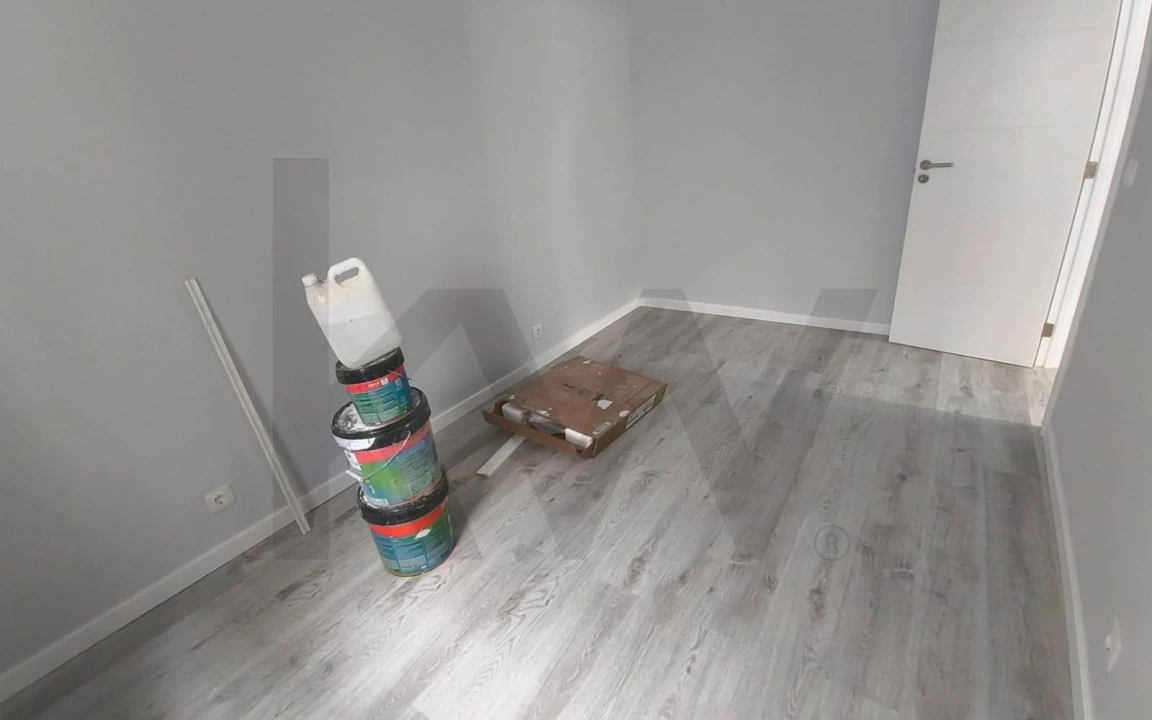 Apartamento T2 para Venda em Algés, Linda-A-Velha e Cruz Quebrada-Dafundo Foto 4