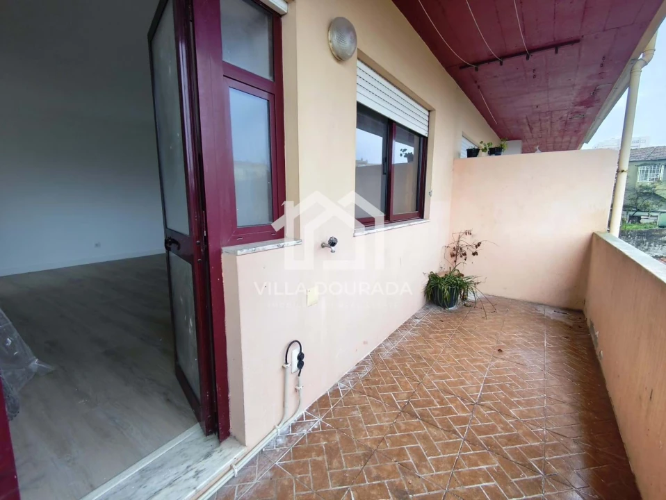 Apartamento T2 para Venda em Rio Tinto Foto 3