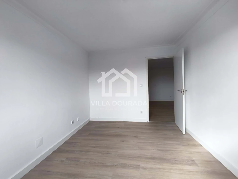 Apartamento T2 para Venda em Rio Tinto Foto 11