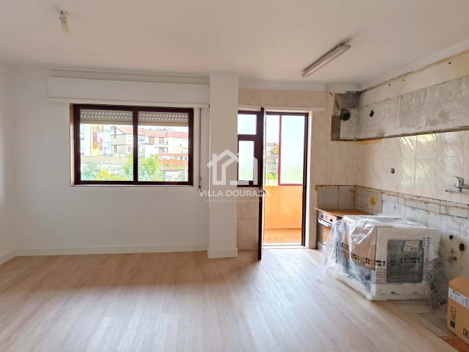 Apartamento T2 para Venda em Rio Tinto Foto 2