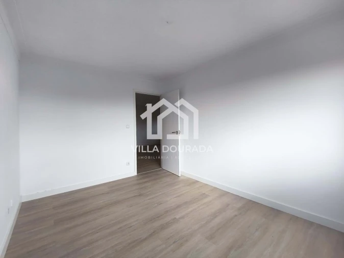 Apartamento T2 para Venda em Rio Tinto Foto 12