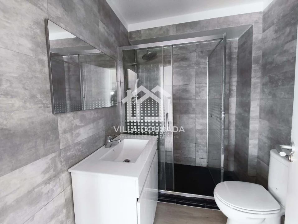 Apartamento T2 para Venda em Rio Tinto Foto 13