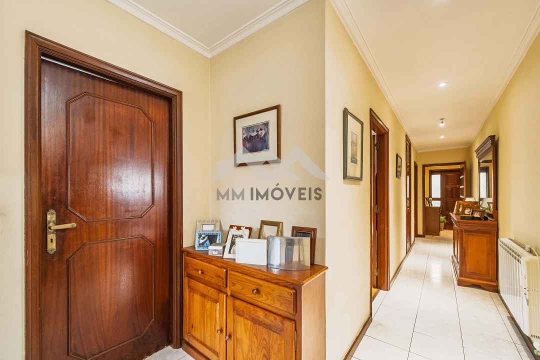 Moradia T5 para Venda em Nogueira e Silva Escura Foto 22