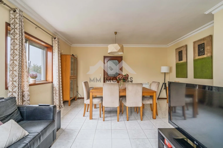 Moradia T5 para Venda em Nogueira e Silva Escura Foto 5