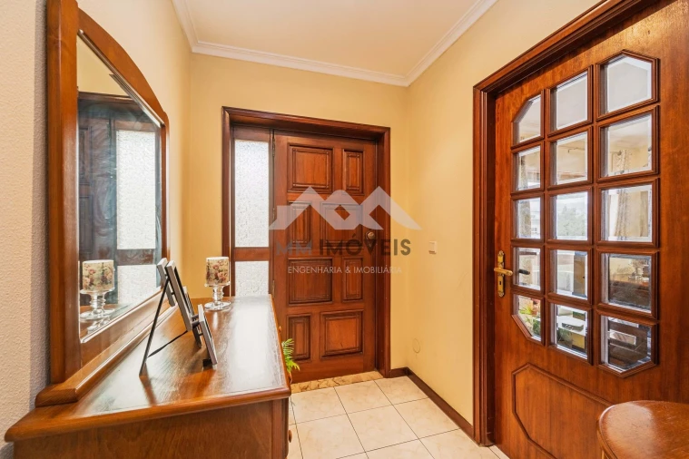 Moradia T5 para Venda em Nogueira e Silva Escura Foto 21