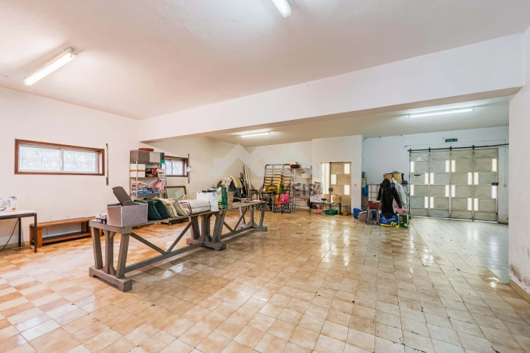 Moradia T5 para Venda em Nogueira e Silva Escura Foto 8