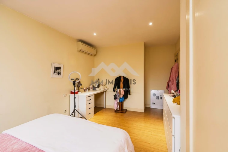 Moradia T5 para Venda em Nogueira e Silva Escura Foto 15