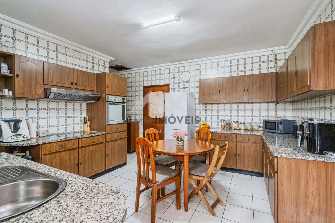 Moradia T5 para Venda em Nogueira e Silva Escura Foto 6