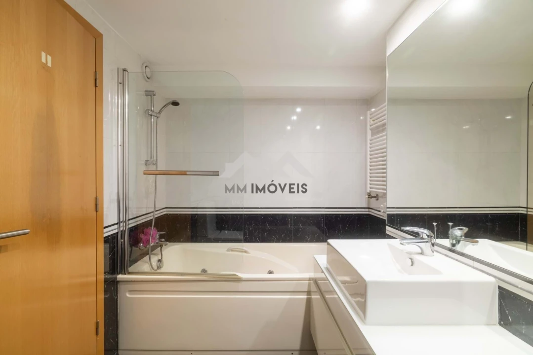 Apartamento T5 para Venda em Matosinhos e Leça da Palmeira Foto 31