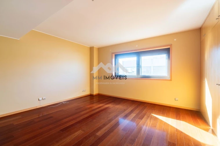 Apartamento T5 para Venda em Matosinhos e Leça da Palmeira Foto 20