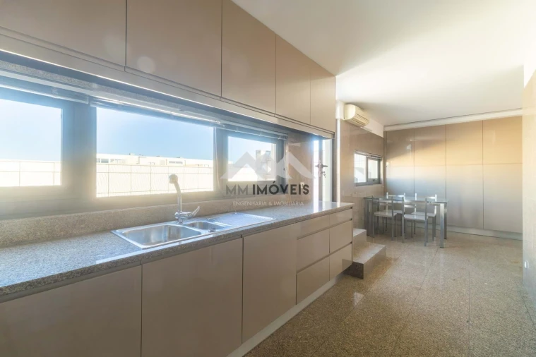 Apartamento T5 para Venda em Matosinhos e Leça da Palmeira Foto 10