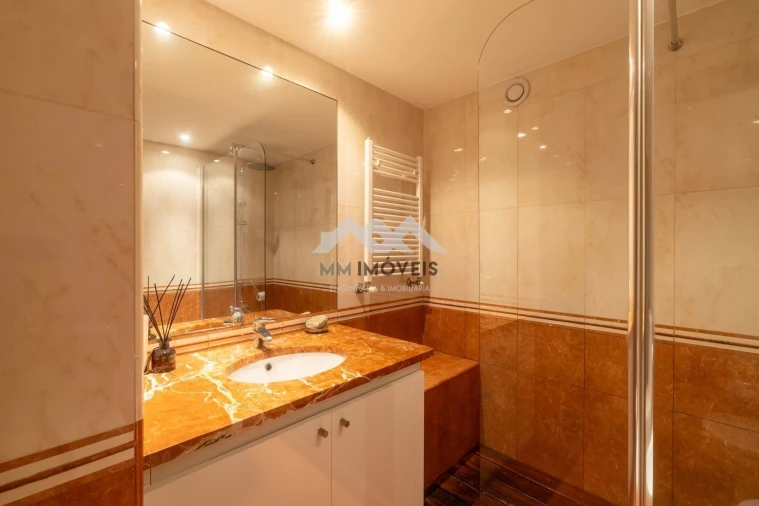 Apartamento T5 para Venda em Matosinhos e Leça da Palmeira Foto 27