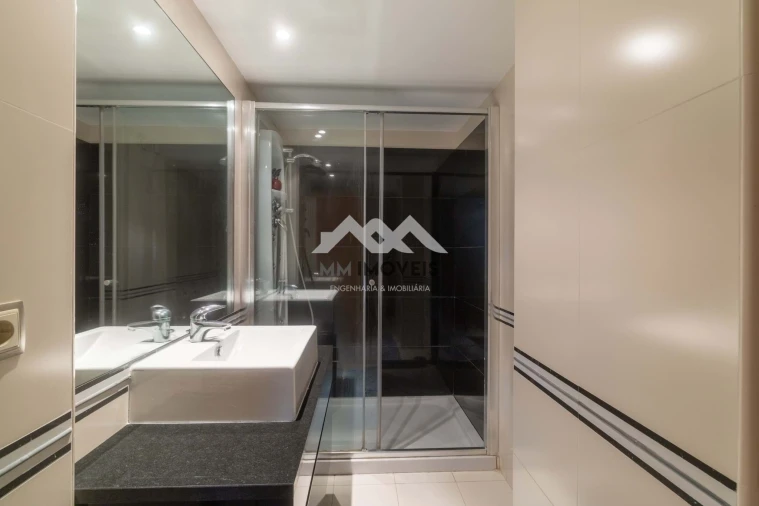Apartamento T5 para Venda em Matosinhos e Leça da Palmeira Foto 34
