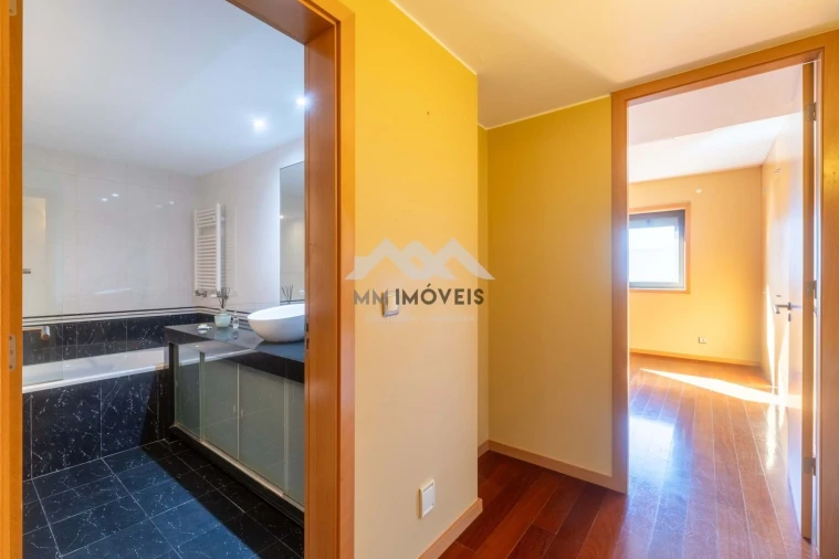 Apartamento T5 para Venda em Matosinhos e Leça da Palmeira Foto 17