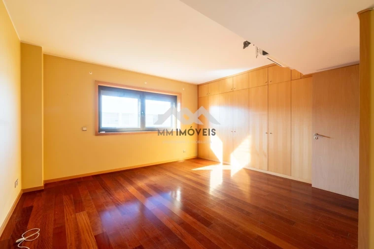 Apartamento T5 para Venda em Matosinhos e Leça da Palmeira Foto 15