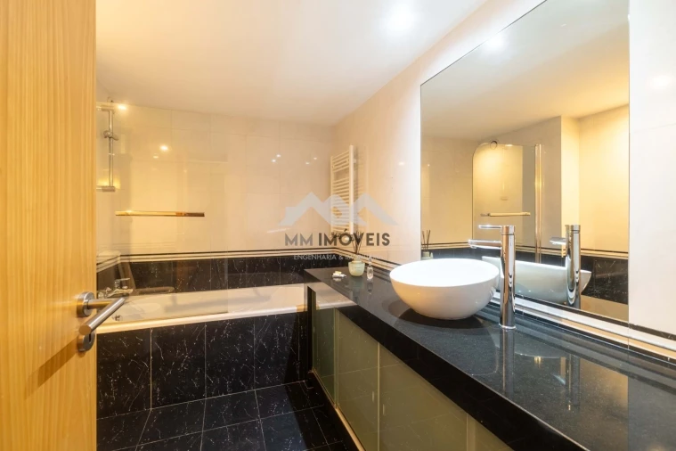 Apartamento T5 para Venda em Matosinhos e Leça da Palmeira Foto 22