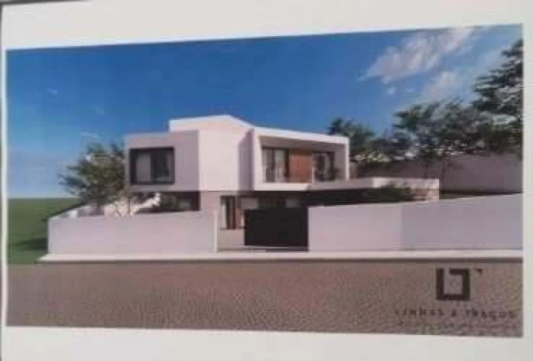 Terreno para Venda em Alfena Foto 1