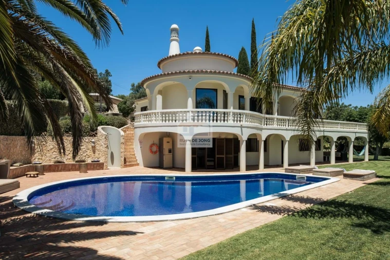 Moradia T5 para Venda em São Silvestre Foto 3