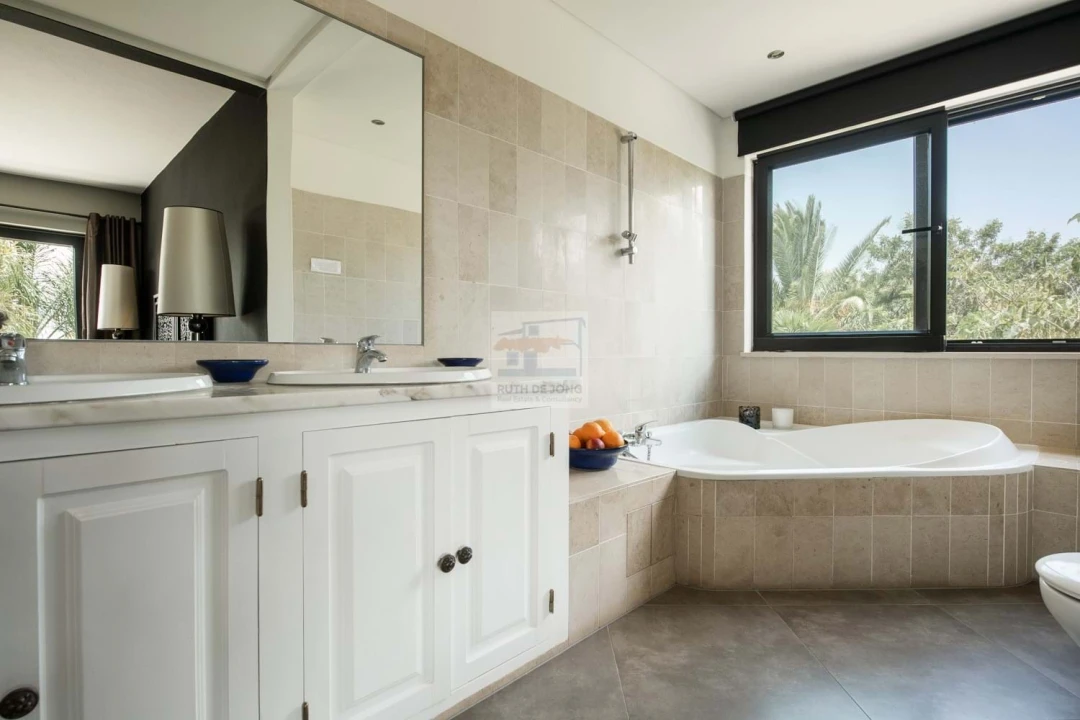 Moradia T5 para Venda em São Silvestre Foto 10