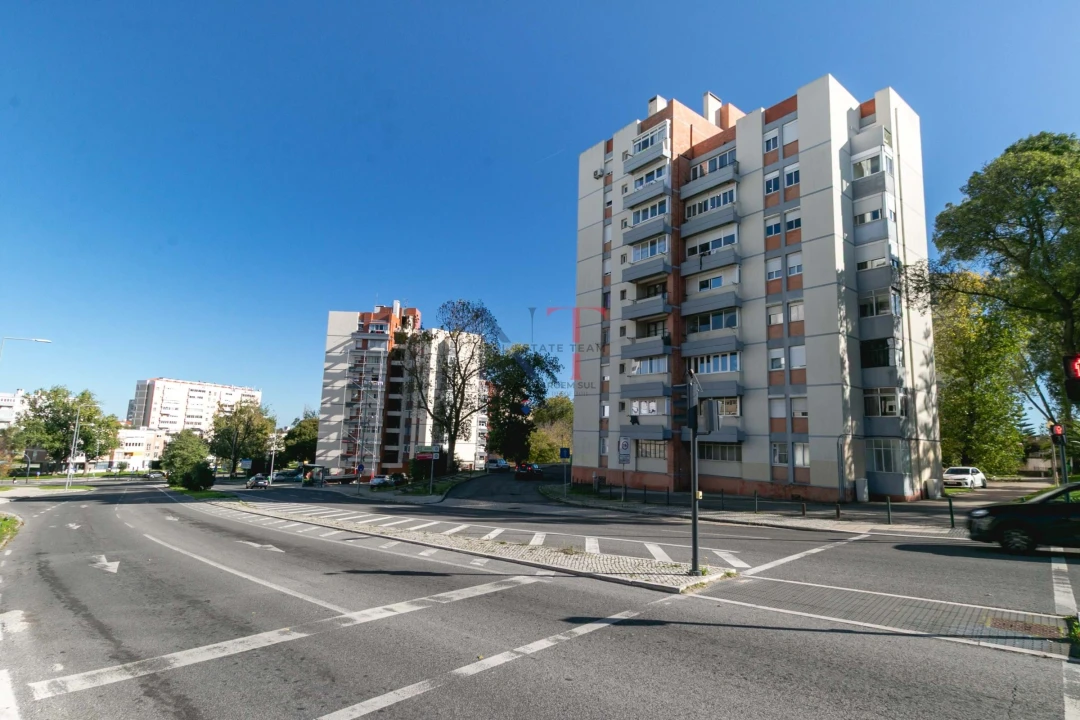 Apartamento T4 para Venda em Olivais Foto 30