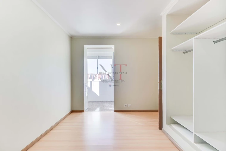 Apartamento T4 para Venda em Olivais Foto 25