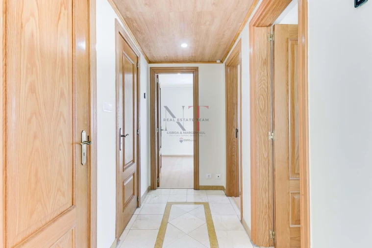 Apartamento T4 para Venda em Olivais Foto 16