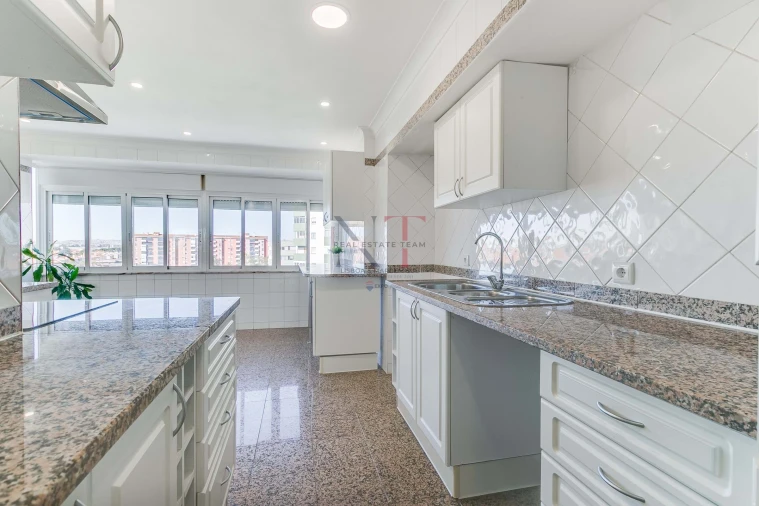 Apartamento T4 para Venda em Olivais Foto 2