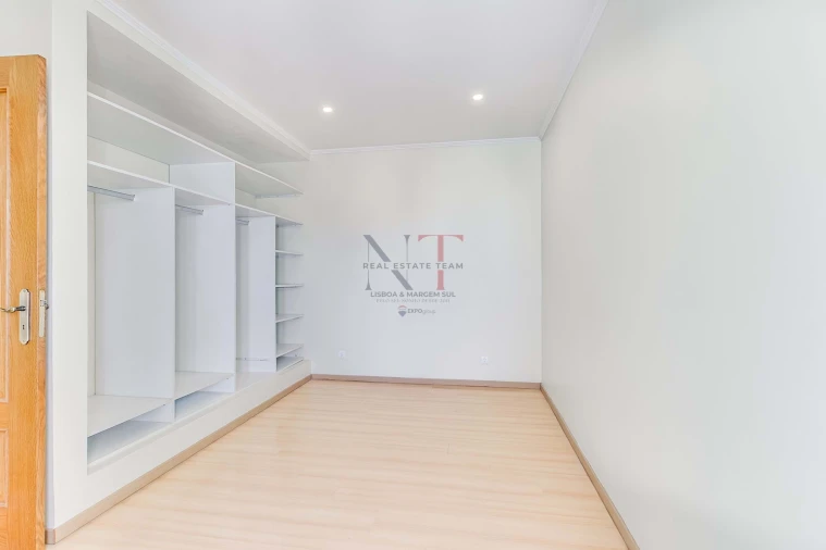 Apartamento T4 para Venda em Olivais Foto 24