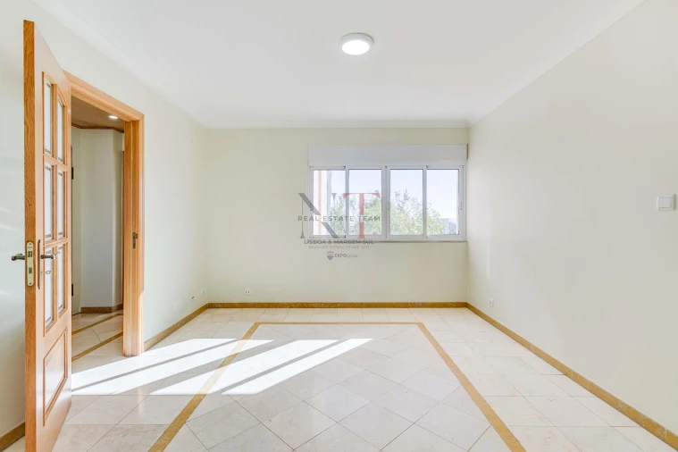 Apartamento T4 para Venda em Olivais Foto 13