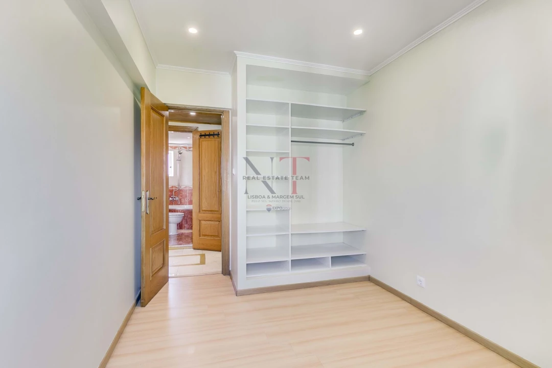 Apartamento T4 para Venda em Olivais Foto 22