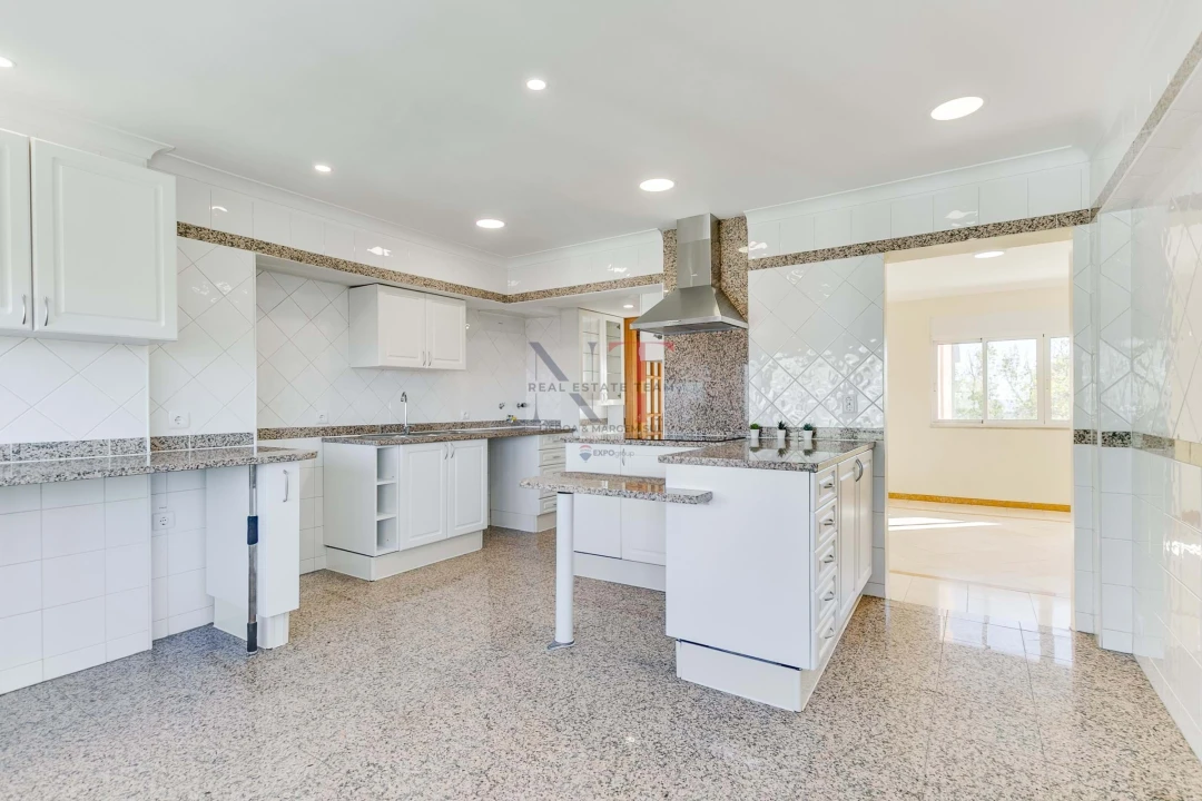 Apartamento T4 para Venda em Olivais Foto 1